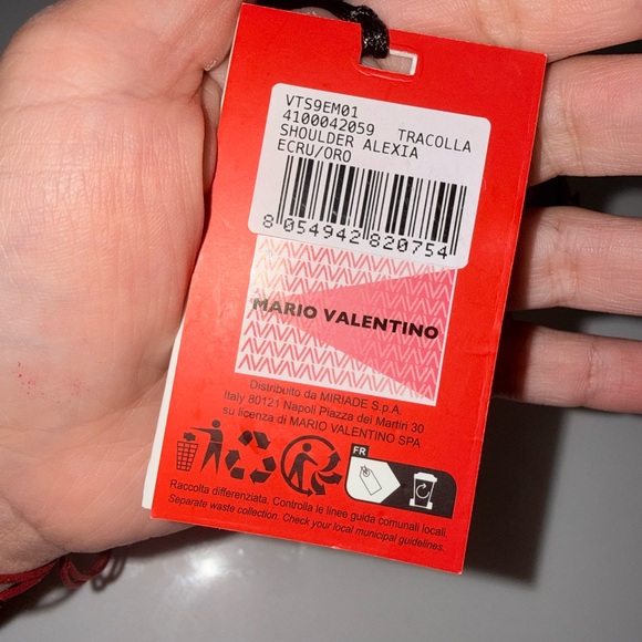 Valentino Cream and Gold Crossbody Logo Strap🥳🥳❌❌ - Picture 4 of 4